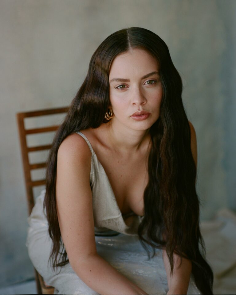 Sabrina Claudio rêve en velours